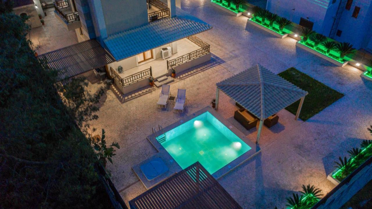 Maria'S Luxurious Villa In Koskinou Koskinou  エクステリア 写真